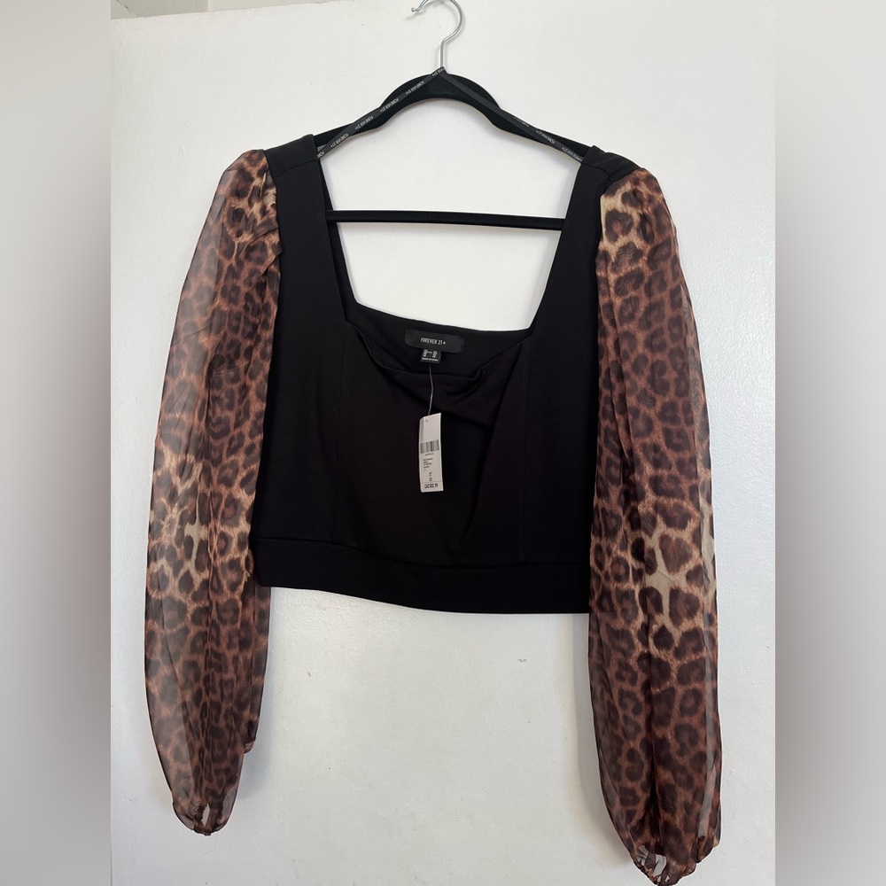 New with tags! Forever 21 Long sleeve Cheetah Print Crop Trop Size 2X